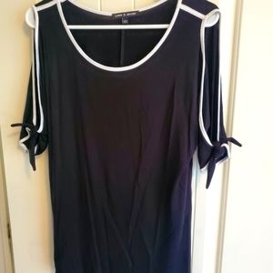 Cable & Gauge Women's peekaboo shoulders/arms tshirt Size L